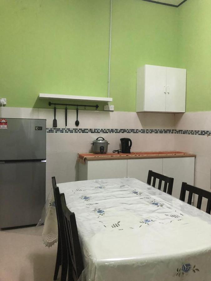 Afza Homestay Sura Free Unifi Kampong Sura Masjid Kültér fotó